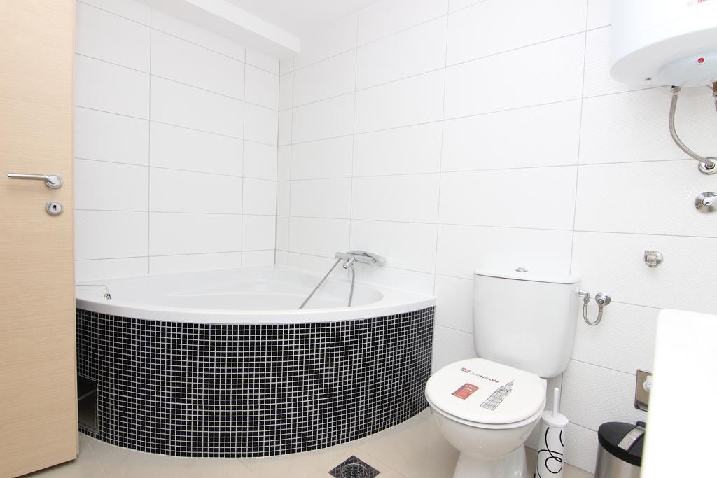 Apartment Pika Smokvina 2A Vinišće Kamer foto