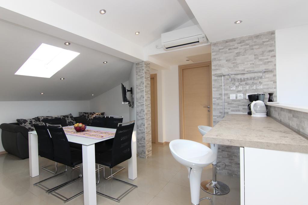 Apartment Pika Smokvina 2A Vinišće Kamer foto