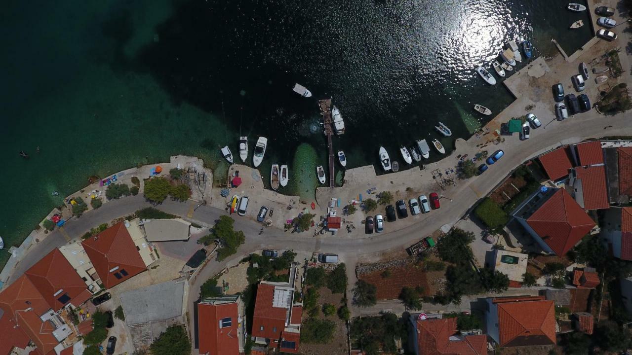 Apartment Pika Smokvina 2A Vinišće Buitenkant foto