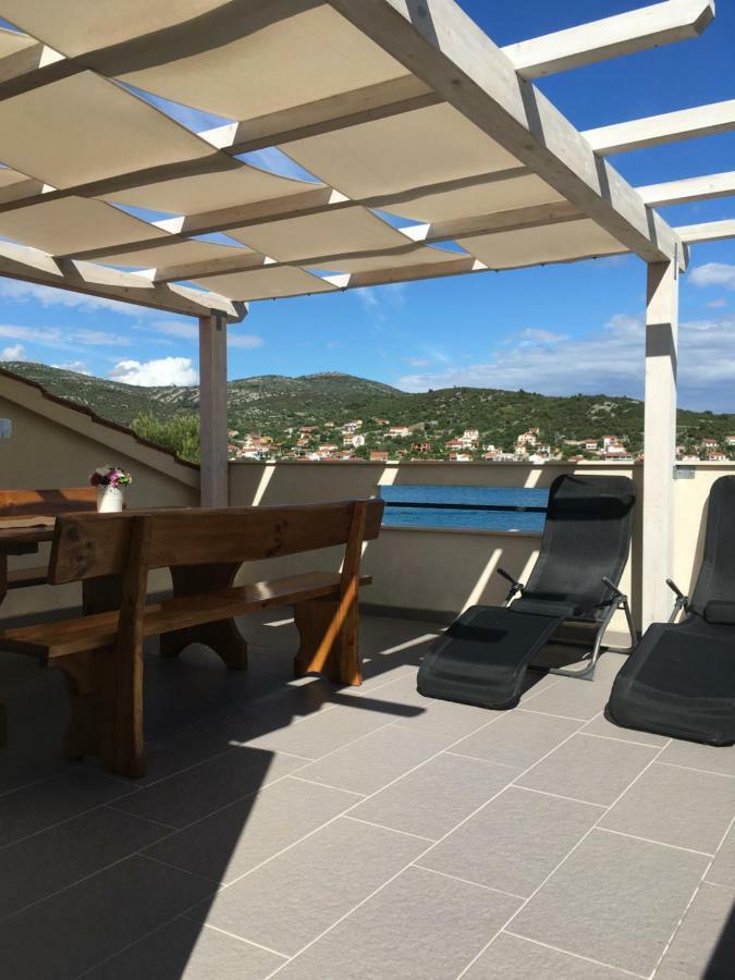 Apartment Pika Smokvina 2A Vinišće Buitenkant foto